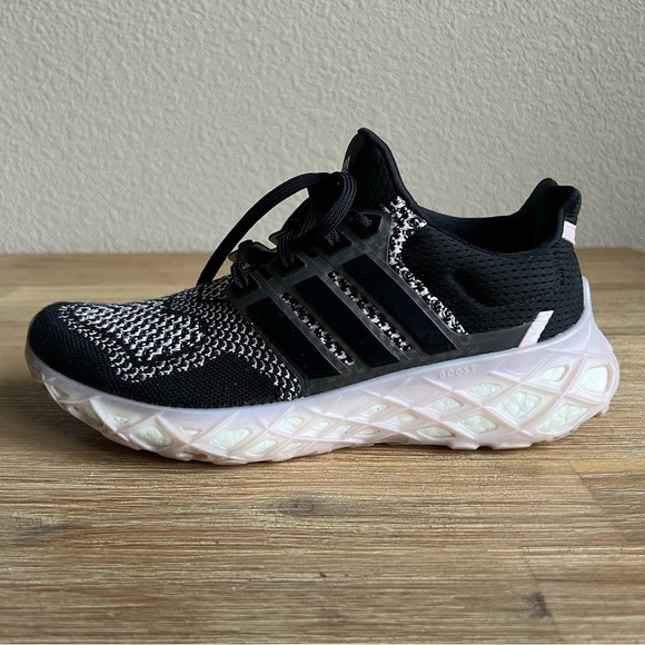 Adidas Running Shoes Women’s 8.5 Black Clear Pink Web DNA Performance GY9093 - Picture 2 of 11
